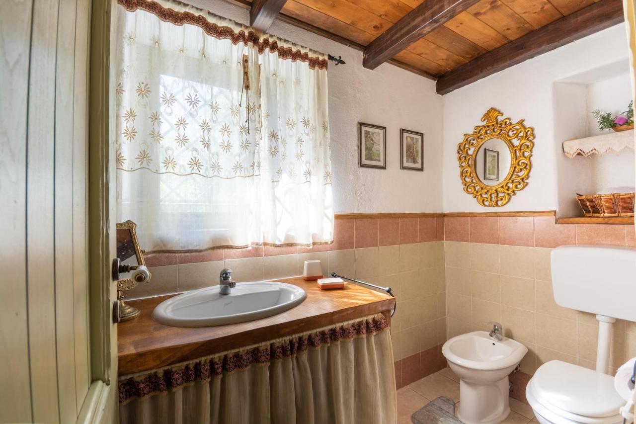 Villa Ferulas Oliena Dış mekan fotoğraf